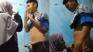 Bokep Indo ABG Jilbab Nyepong Pacar Pas Rumah Sepi